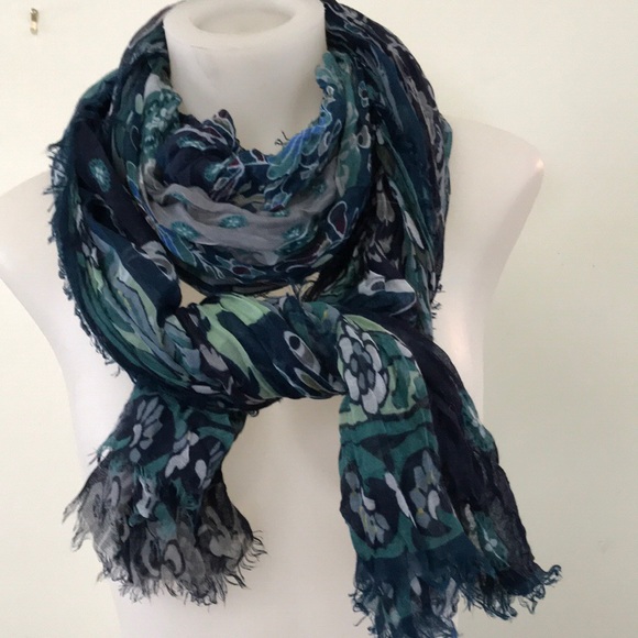 Scarf/wrap - Picture 2 of 2